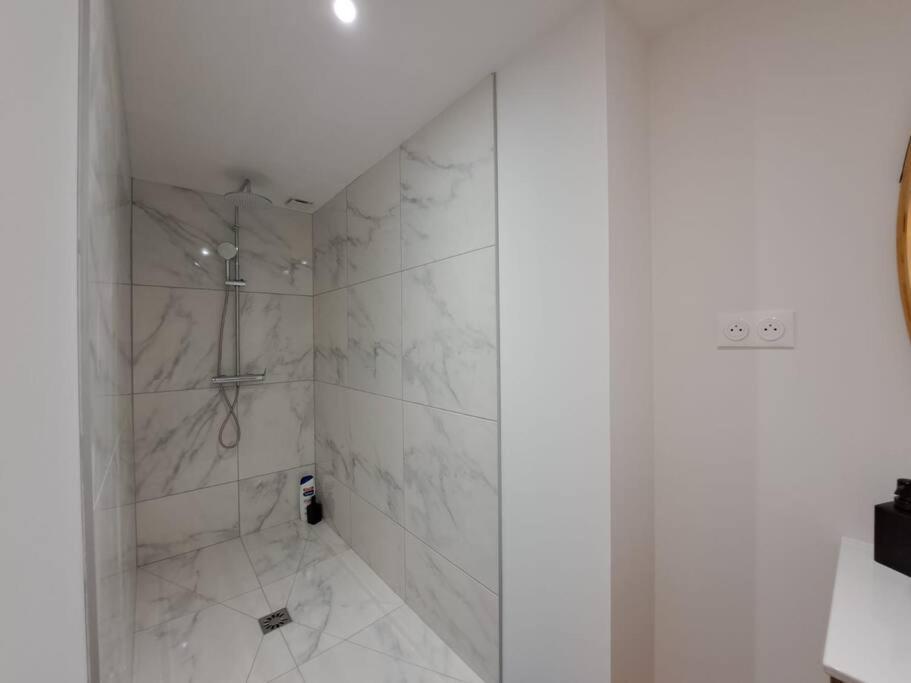 Mascate - Appartement Climatise En Hypercentre Реймс Экстерьер фото